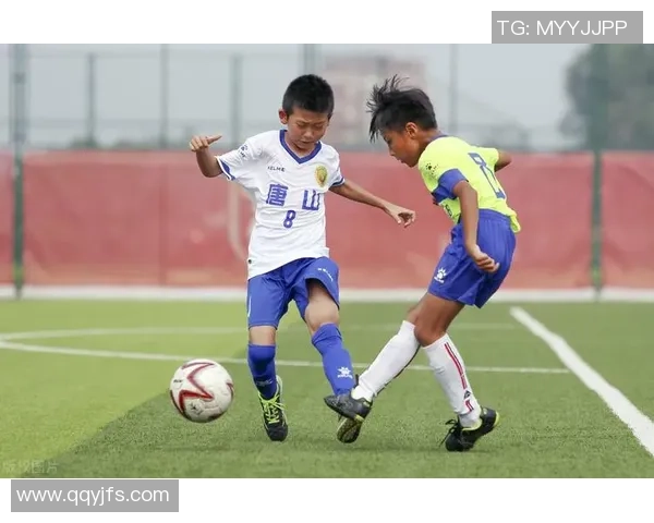 龙晋足球：激情与梦想交织的绿茵场上演绎青春的无限可能与荣耀